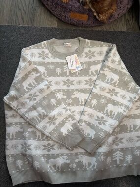 LuLaRoe Gray & White Moose Crewneck Sweater